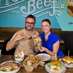 Big Island Burger Waikiki Restaurant Vibe